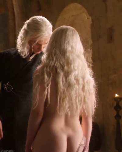 Seeing Emilia's thick ass & soft tits will never get old