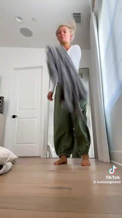 katie sigmonds toes