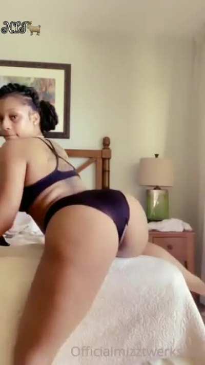 twerksum lady l