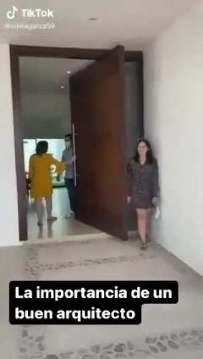 Necesito el telefono del que instalo esa puerta.