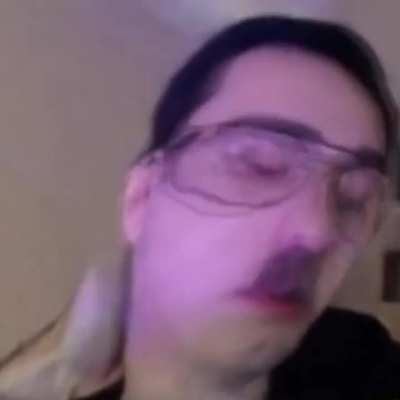 Upvote para que el Admin se ria