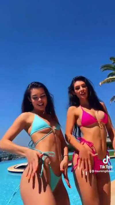 Love the under boob