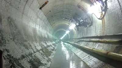 [LOUD] Tunnel