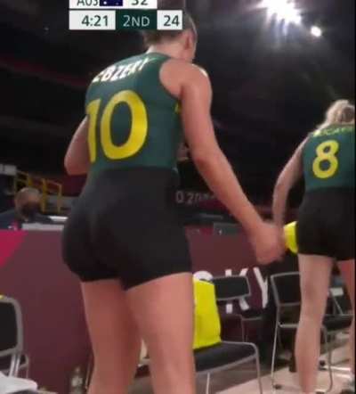 Let's hope more of the women's basketball teams are inspired by the Aussie 🦘🤑
