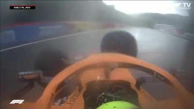 Q3: Norris loses control in wets and crashes out. Sesison reg flagged