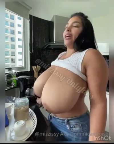 Dominican Poison Drinking Coffee - part 1
