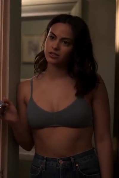 Camila Mendes