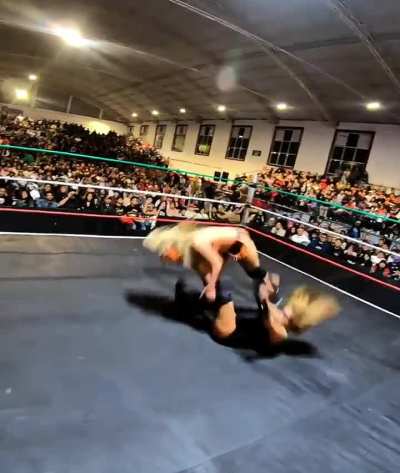 La hiedra comp via ref cam credit owners in her match at Promociones Rosales 2/1/26