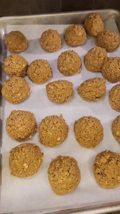 Oatmeal Creme Pies that are better than Little Debbie