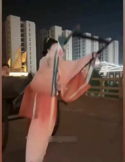 to pull a rickshaw 
