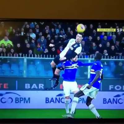 Será que o Cristiano Ronaldo sobe pouco????