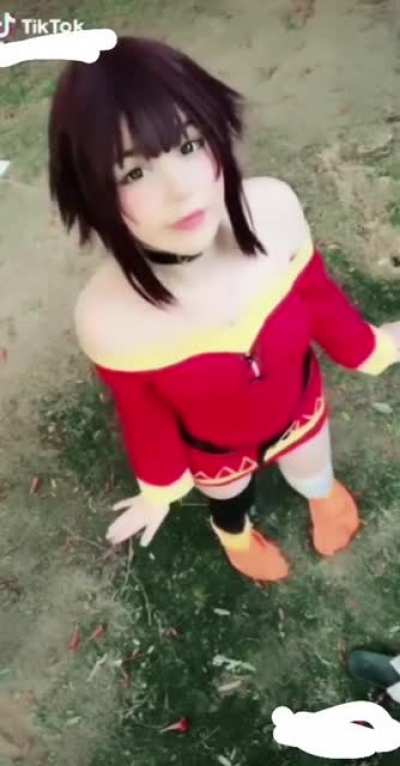 Have you ever seen Megumin dancing? (by Emquizii)