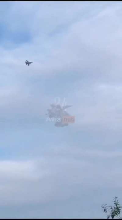 Russian Su-30SM fires a air to air missile at a Ukranian long range kamikaze drone