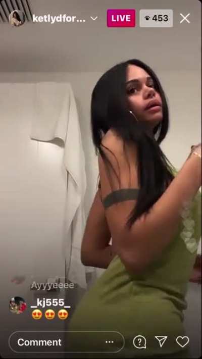 titty slip on live