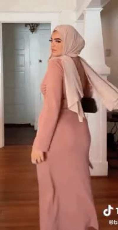Wide hips, fat arse