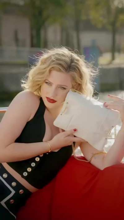 Lili Reinhart 
