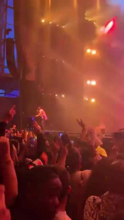 TBT OVO Fest 2019. So happy I decided to go, was a once in a lifetime moment to be so close to Drizzy and who knows when concerts will be back