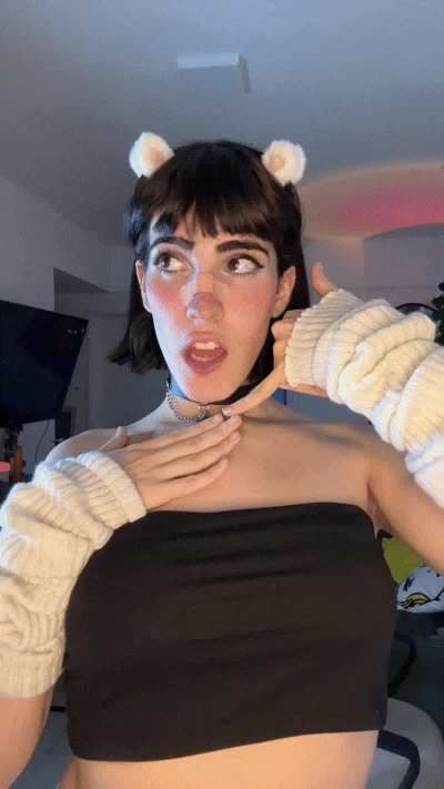 You came over to fuck but find out I’ve got a D… what do you do? 🤭