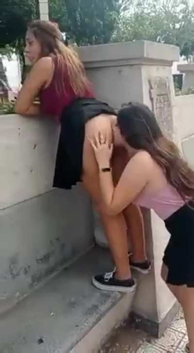 Eating ass outdoors