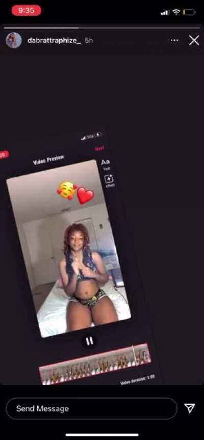Laudy thot anything on her?