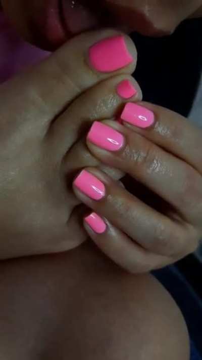 Do you want to taste my toes?<wbr>😈👅💦