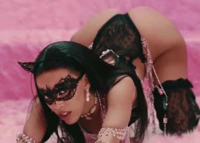 I want to pound Doja Cat doggystyle and see that booty jiggle