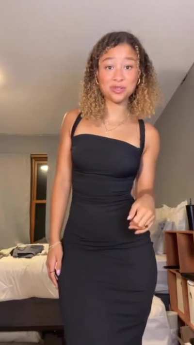 Black Dress With The Puffy Cakes Out 🍑