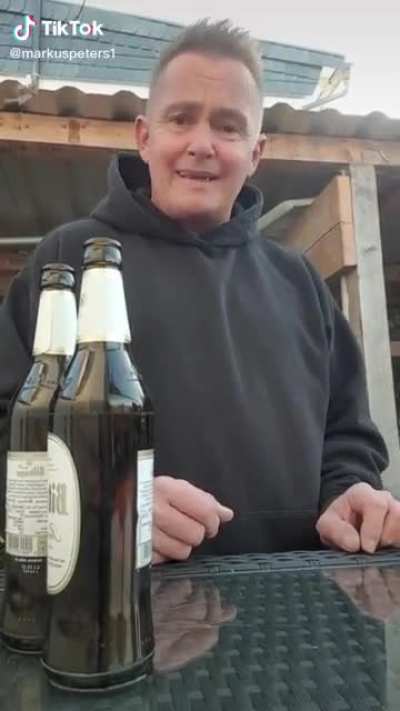 Bin schon zwei Mal geboostert 🤣🤣🤣 und jetzt verklopp ich erstmal meine Alte. 😂😂😂 GaLiGrü Dieter