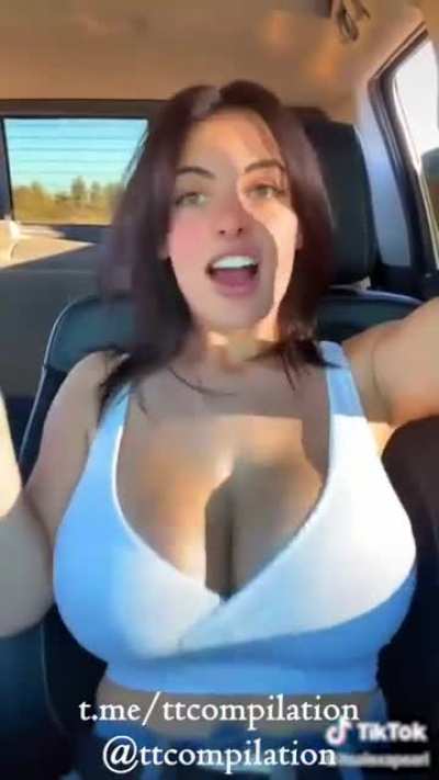 Hot Ride🍈🍈💦