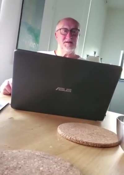 LEKKER THUIS WERKEN.....