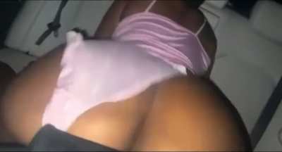 Her booty so wavy