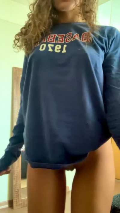 Any dad willing to fuck a 2003 naughty girl?