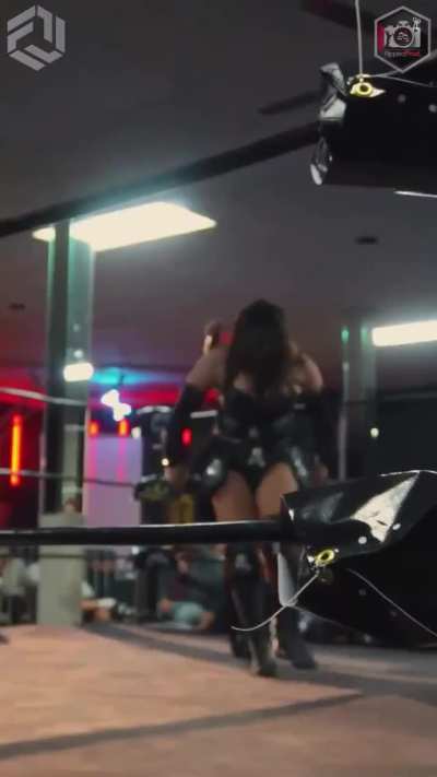 Lady Maravilla in action in San Diego credit owner November 2025