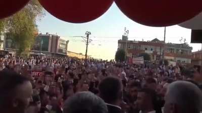 twitterda böyle bir video buldum.