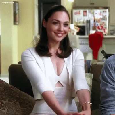 Gal Gadot a beautiful tease