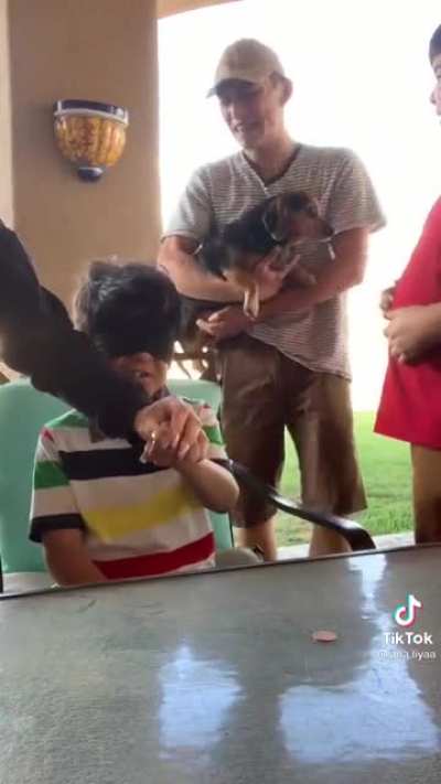 Poor kid lmao.
