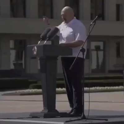 Это можно смотр<wbr>еть вечно! Сегод<wbr>ня, в ходе высту<wbr>плени<wbr>я на митинге в Минске перед своими сторо<wbr>нника<wbr>ми Лукаш<wbr>енко повто<wbr>рил 