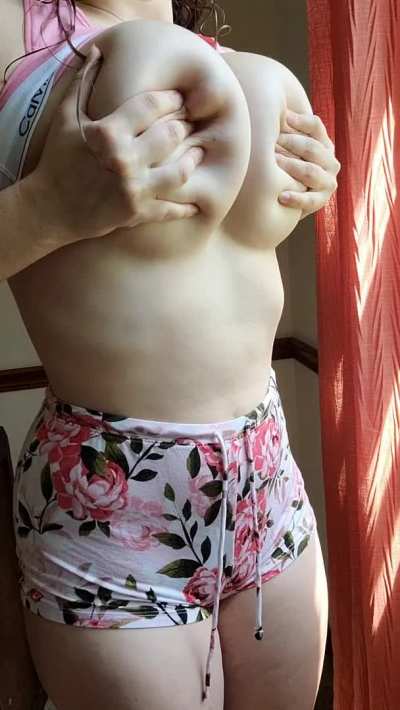 I think you'll love how perky my natural boobs are (18f)