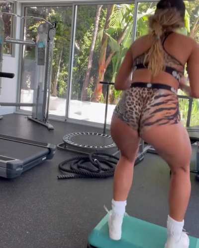 Booty jiggle
