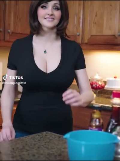 Aunt Cass cosplay