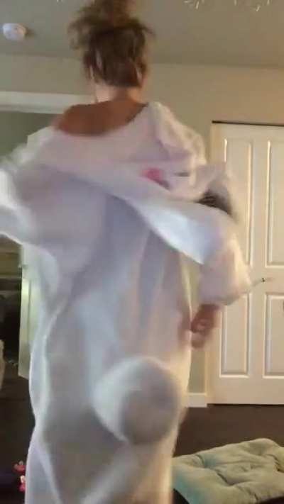 Anybody know this dancing beauts name