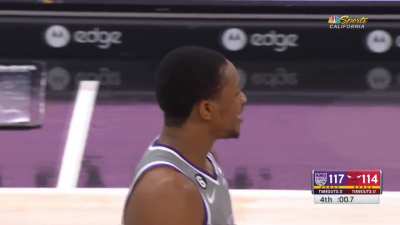 [Highlight] De'Aaron Fox hits the game winning 3 + replays and says what everyone else is thinking... 