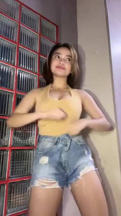Xyriel Manabat
