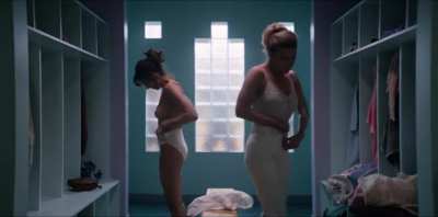 Alison brie topless