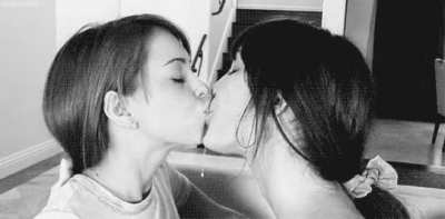 Lesbians Sharing Cum