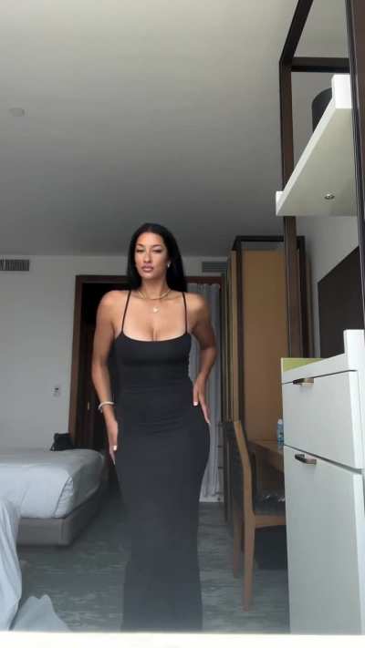 Nikki Blades 