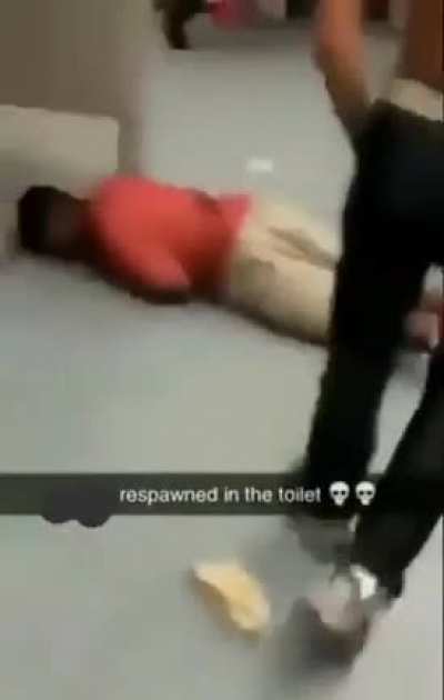 Broo he respawn in the toilet 💀💀💀