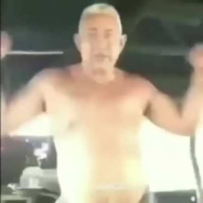 La sonrisa del señor es perfecta 😈👌
