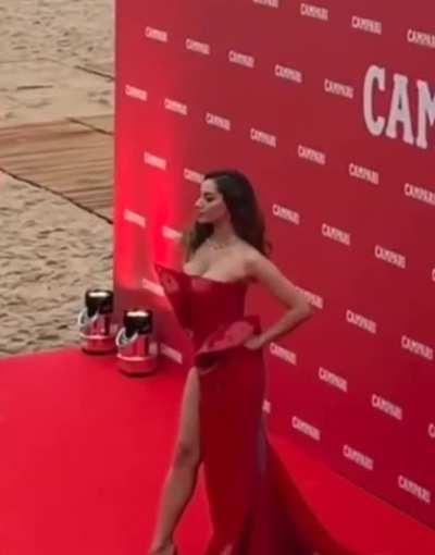 Özge Özacar