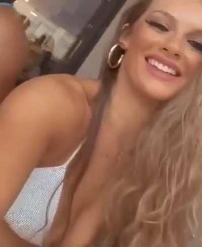 Anna Jay